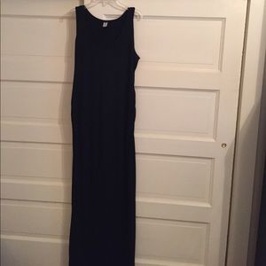 Black Old Navy maxi maternity dress